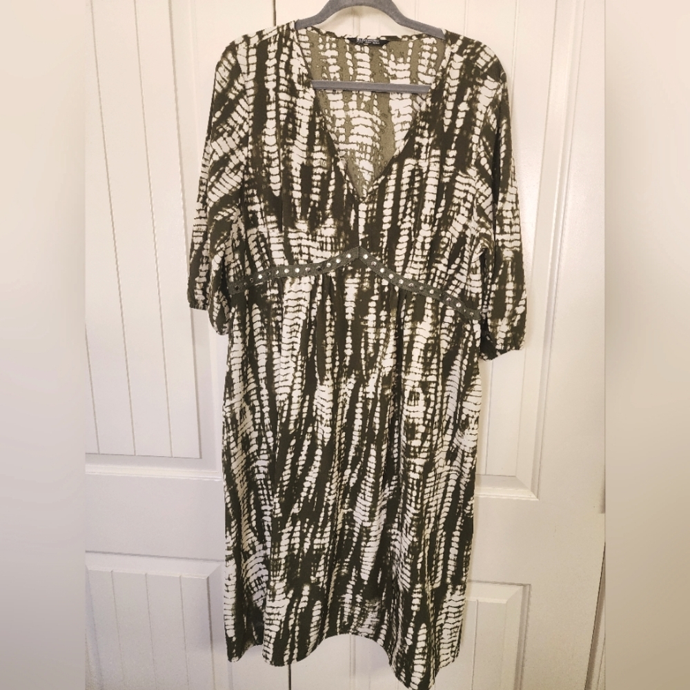 Bloom Chic green dress. Size 14/16